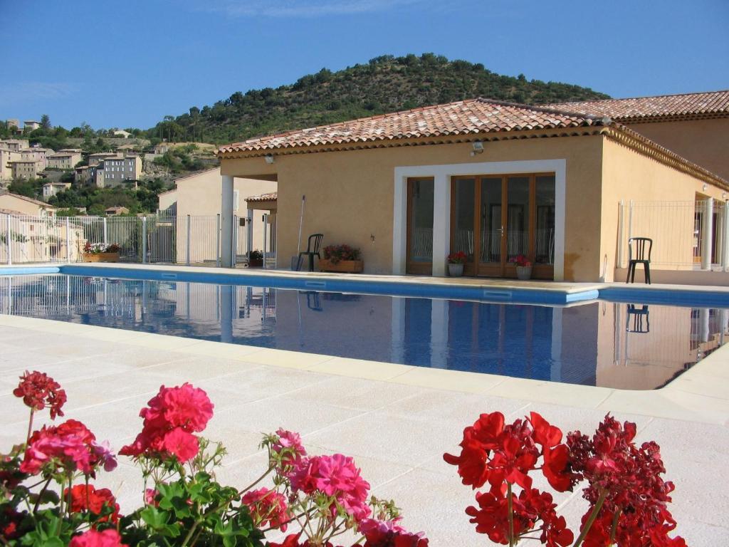 Hameau Des Sources 3*